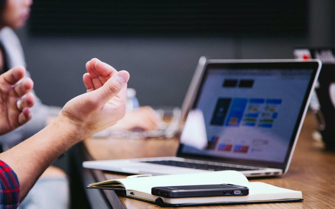 Inbound vs Outbound Marketing : Quelle stratégie pour les entreprises IT et cybersécurité ?